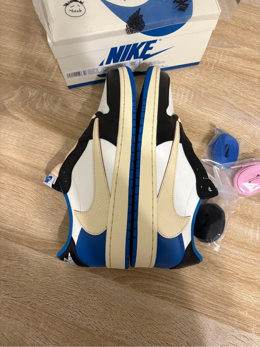 Jordan 1 low × Travis Scott Fragment 1.0